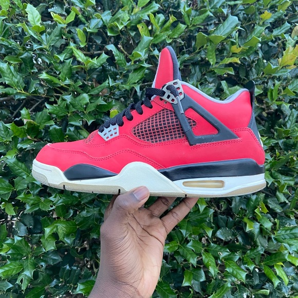 Air Jordan Retro 4 ‘Toro Bravo’ - Picture 9 of 9